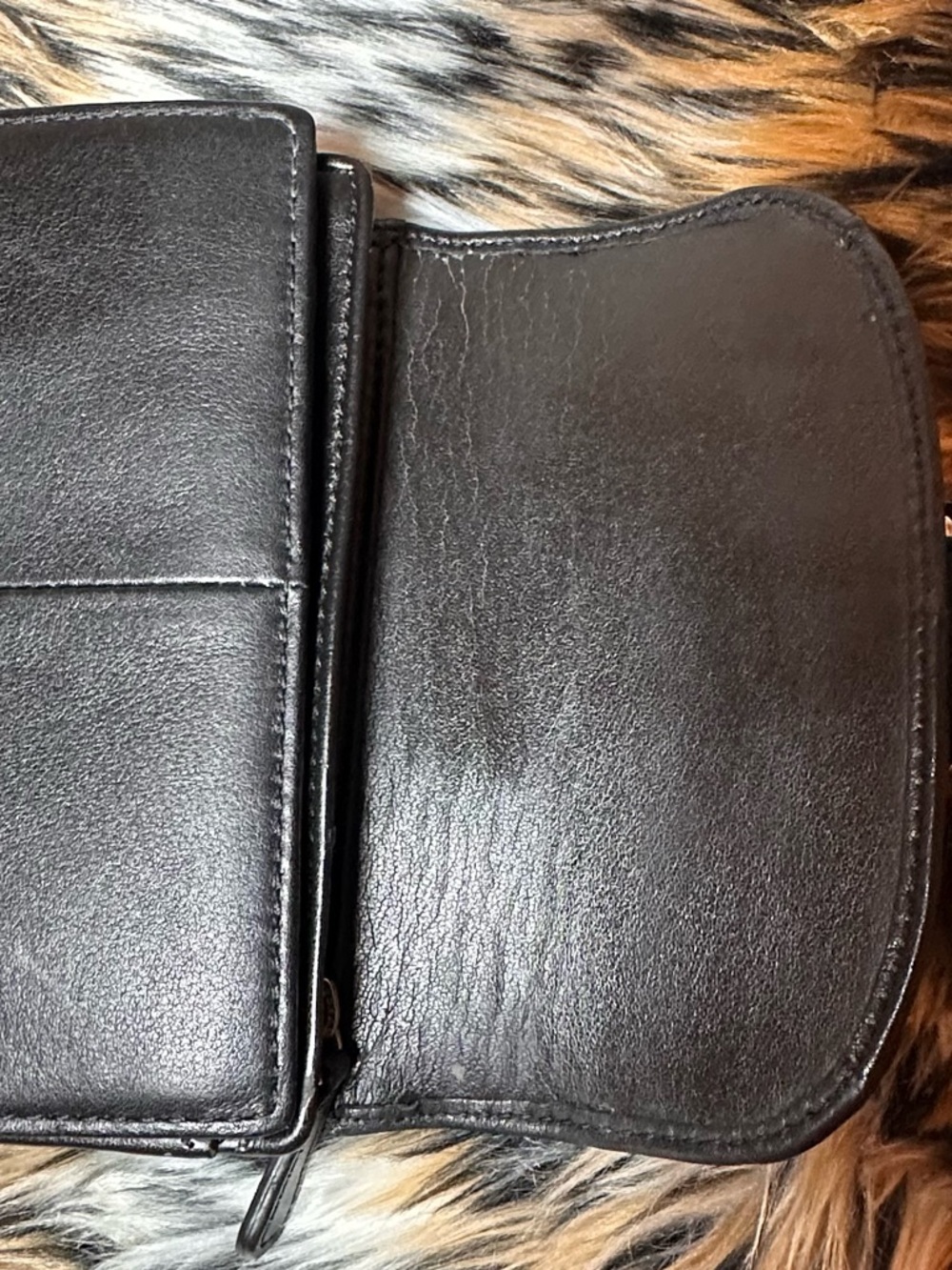 Coach Soho trifold wallet in black leather - Picture 6 of 9
